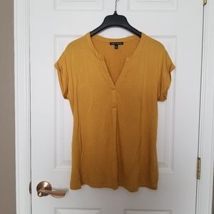 short sleeve yellow gold t-shirt